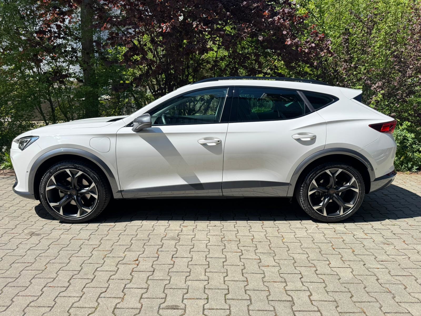 CUPRA Formentor 1.4 e-HYBRID pHEV DSG, Plug-in-Hybrid Benzin/Elektro, Occasion / Gebraucht, Automatik - 2