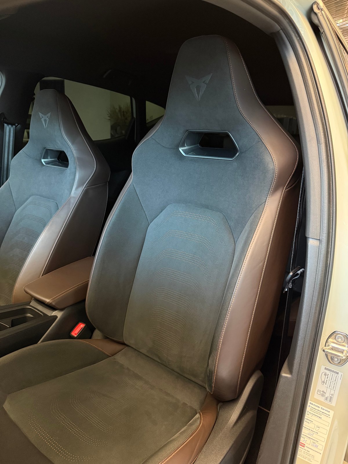 CUPRA Formentor 2.5TSI VZ5 Taiga Grey 4Drive DSG Sondermode, Benzin, Occasion / Gebraucht, Automatik - 6