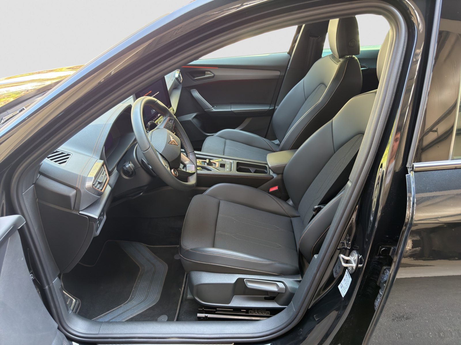 CUPRA FORMENTOR, Benzin, Occasion / Gebraucht, Automatik - 6