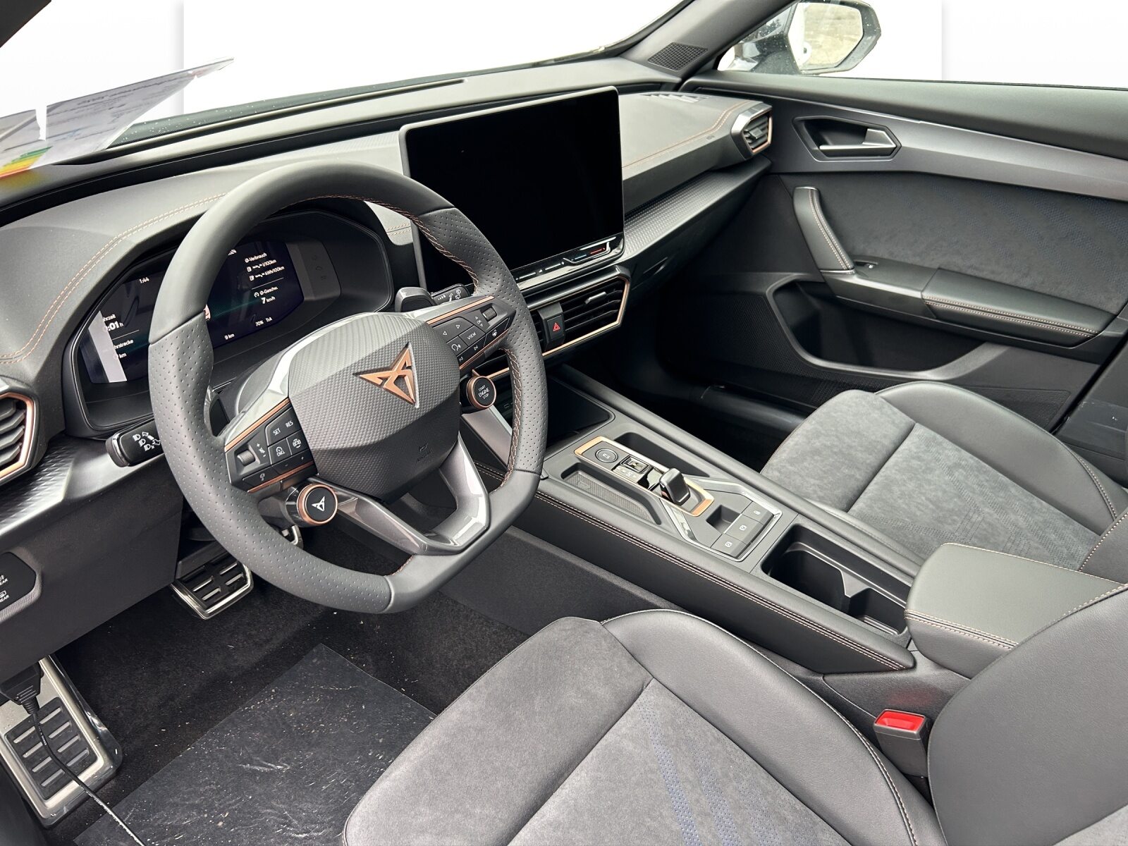 CUPRA FORMENTOR e-HYBRID, Full-Hybrid Petrol/Electric, Second hand / Used, Automatic - 5
