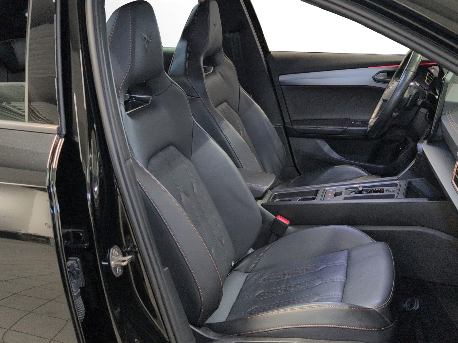 CUPRA FORMENTOR VZ5 4DRIVE, Essence, Occasion / Utilisé, Automatique - 7