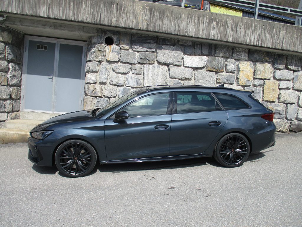 CUPRA LEON 2.0 TSI 333 VZ 4Drive DSG, Petrol, New car, Automatic - 2