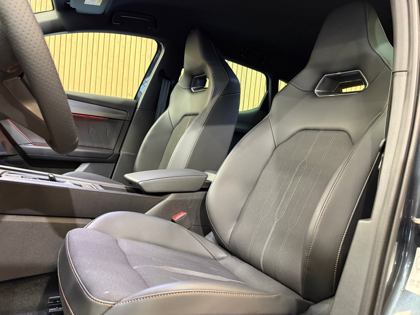 CUPRA 1,5 eTSI MHEV DSG FR, Hybride Léger Essence/Électricité, Voiture nouvelle, Automatique - 5