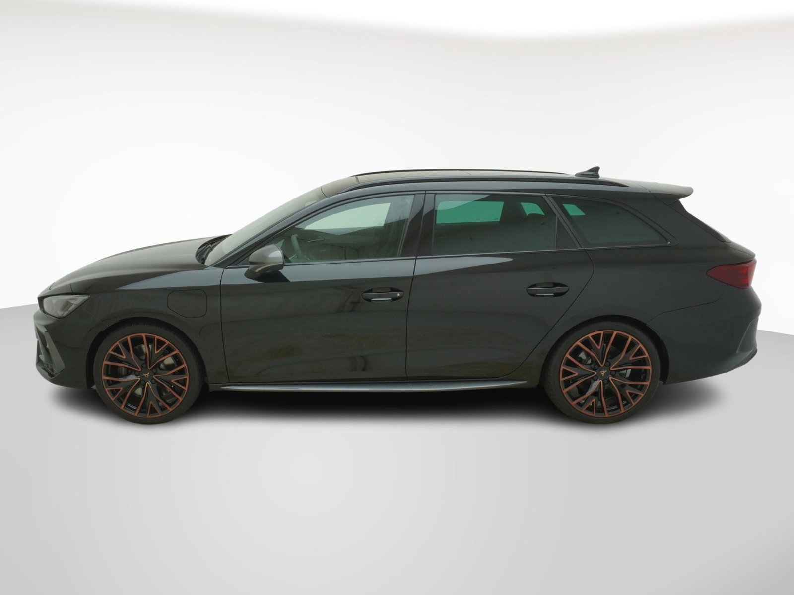 CUPRA Leon ST 1.5 eHybrid VZ DSG, Plug-in-Hybrid Petrol/Electric, New car, Automatic - 2