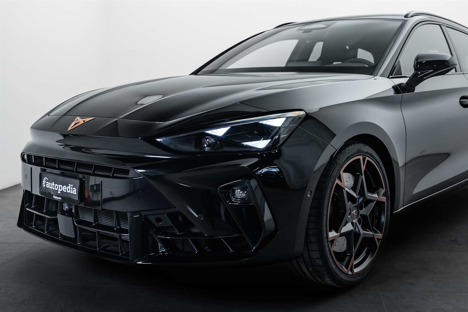 CUPRA LEON ST 2.0 TSi VZ 4Drive 333PS DSG-Automat, Benzin, Neuwagen, Automatik - 2