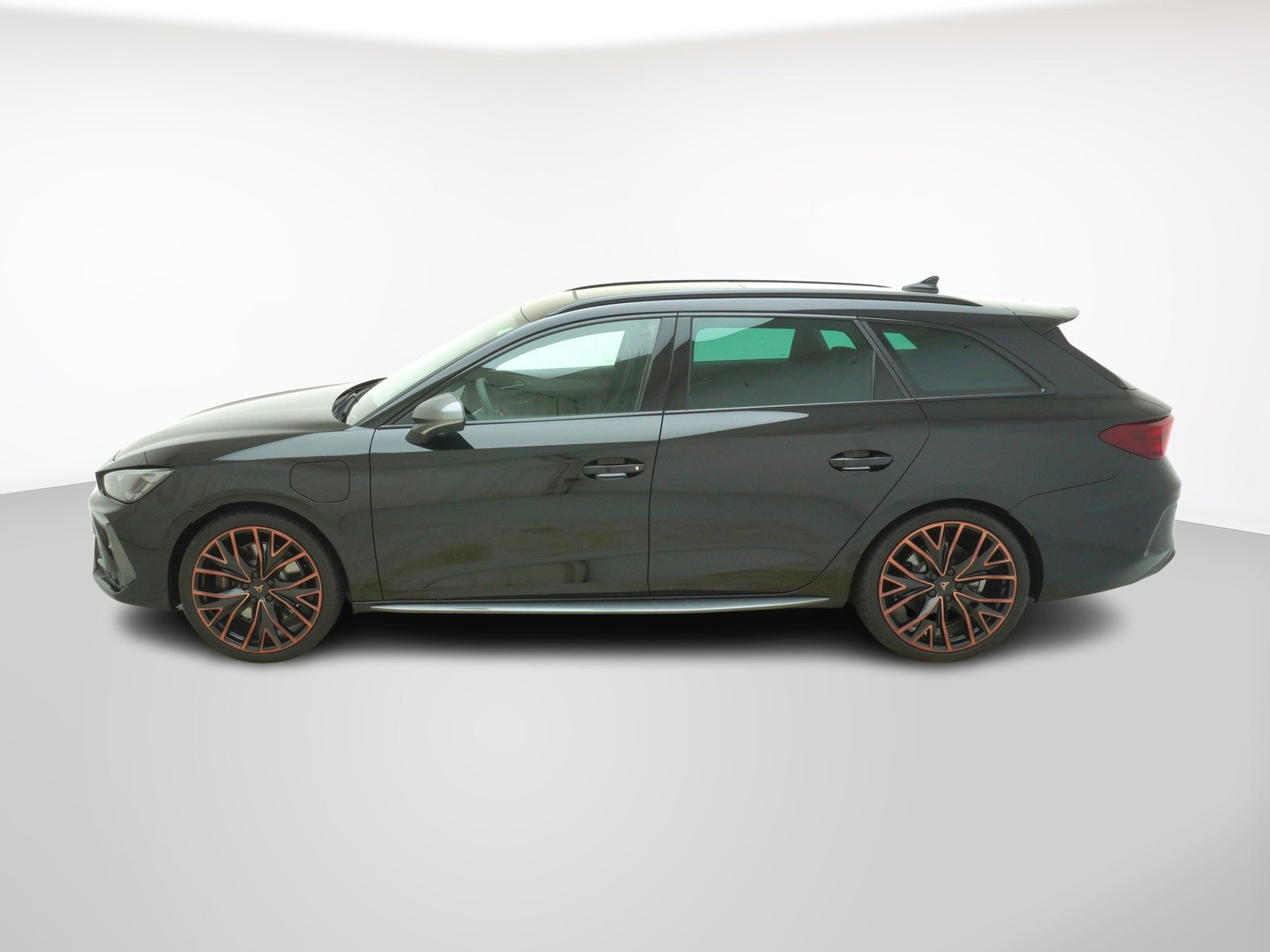 CUPRA Leon ST 1.5 eHybrid VZ DSG, Plug-in-Hybrid Petrol/Electric, New car, Automatic - 2