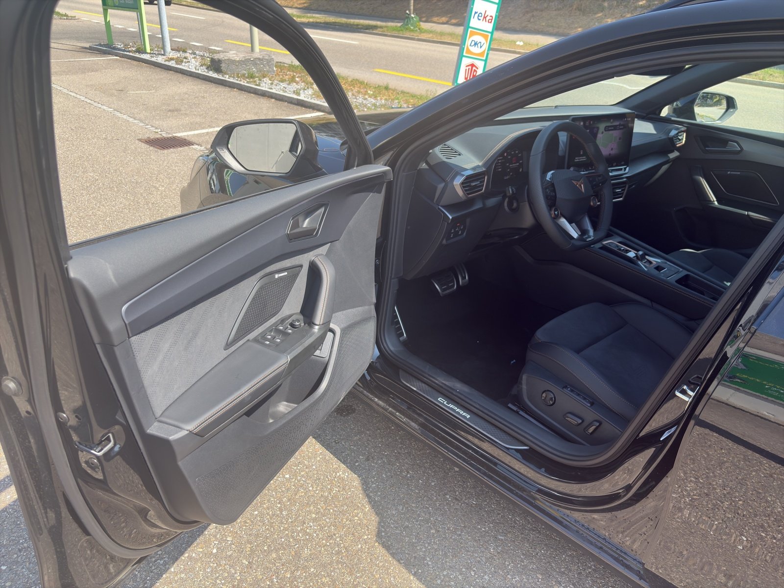 CUPRA Leon ST 2.0 TSI 333 VZ 4Drive DSG, Petrol, New car, Automatic - 5