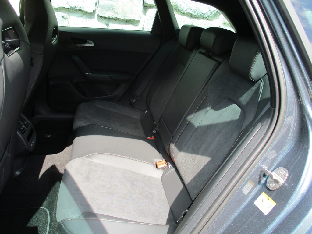 CUPRA LEON 2.0 TSI 333 VZ 4Drive DSG, Petrol, New car, Automatic - 6