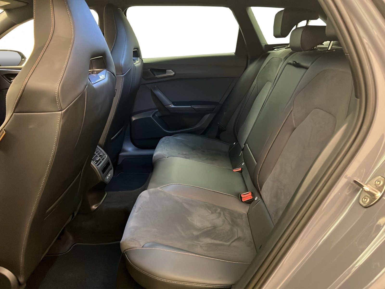 CUPRA Leon ST 2.0 TSI 333PS VZ 4Drive, Essence, Occasion / Utilisé, Automatique - 6