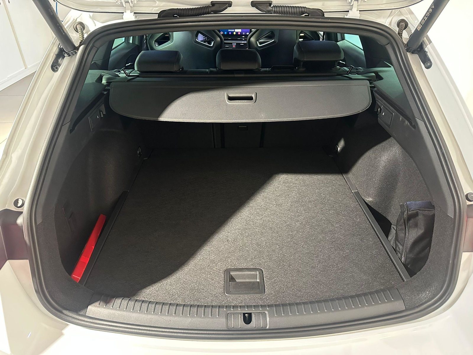 CUPRA Leon ST 2.0 TSI 370 VZ CUP 4Drive DSG, Benzin, Occasion / Gebraucht, Automatik - 5