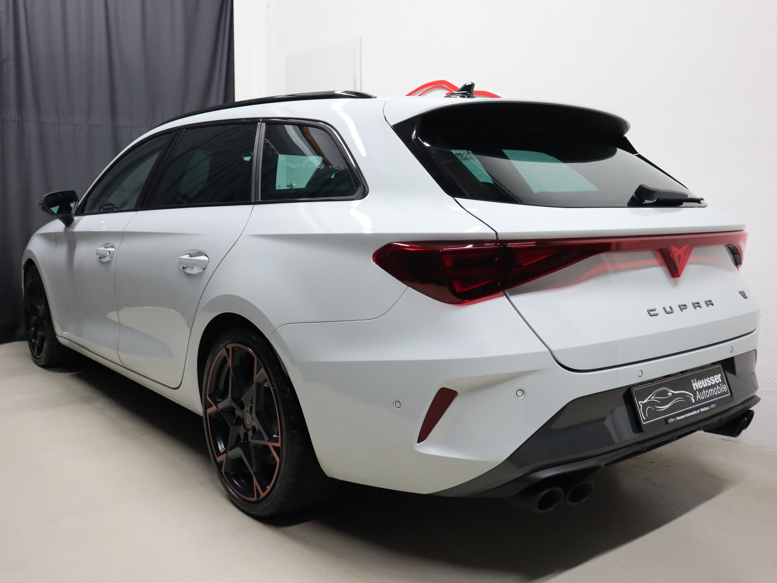 CUPRA LEON ST 2.0 TSI VZ DSG 4Drive - Digital Cockpit - Navi, Benzin, Occasion / Gebraucht, Automatik - 5