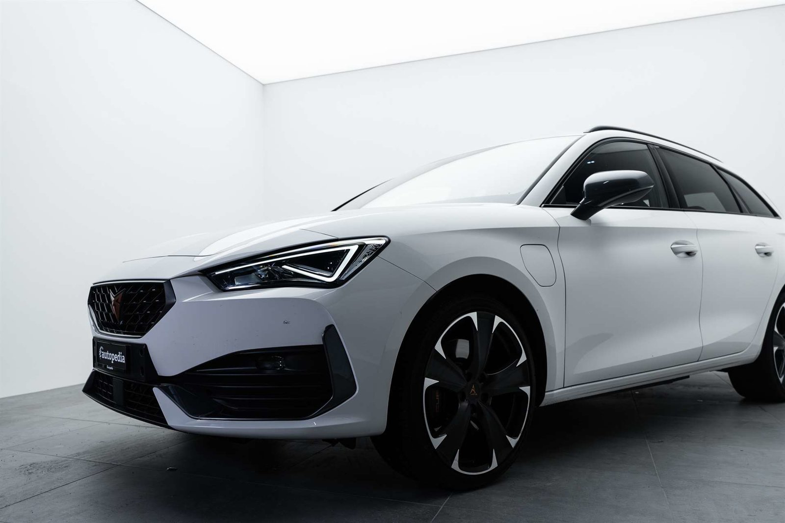 CUPRA LEON ST 1.4 e-HYBRID pHEV DSG, Hybride Rechargeable Essence/Électricité, Occasion / Utilisé, Automatique - 2