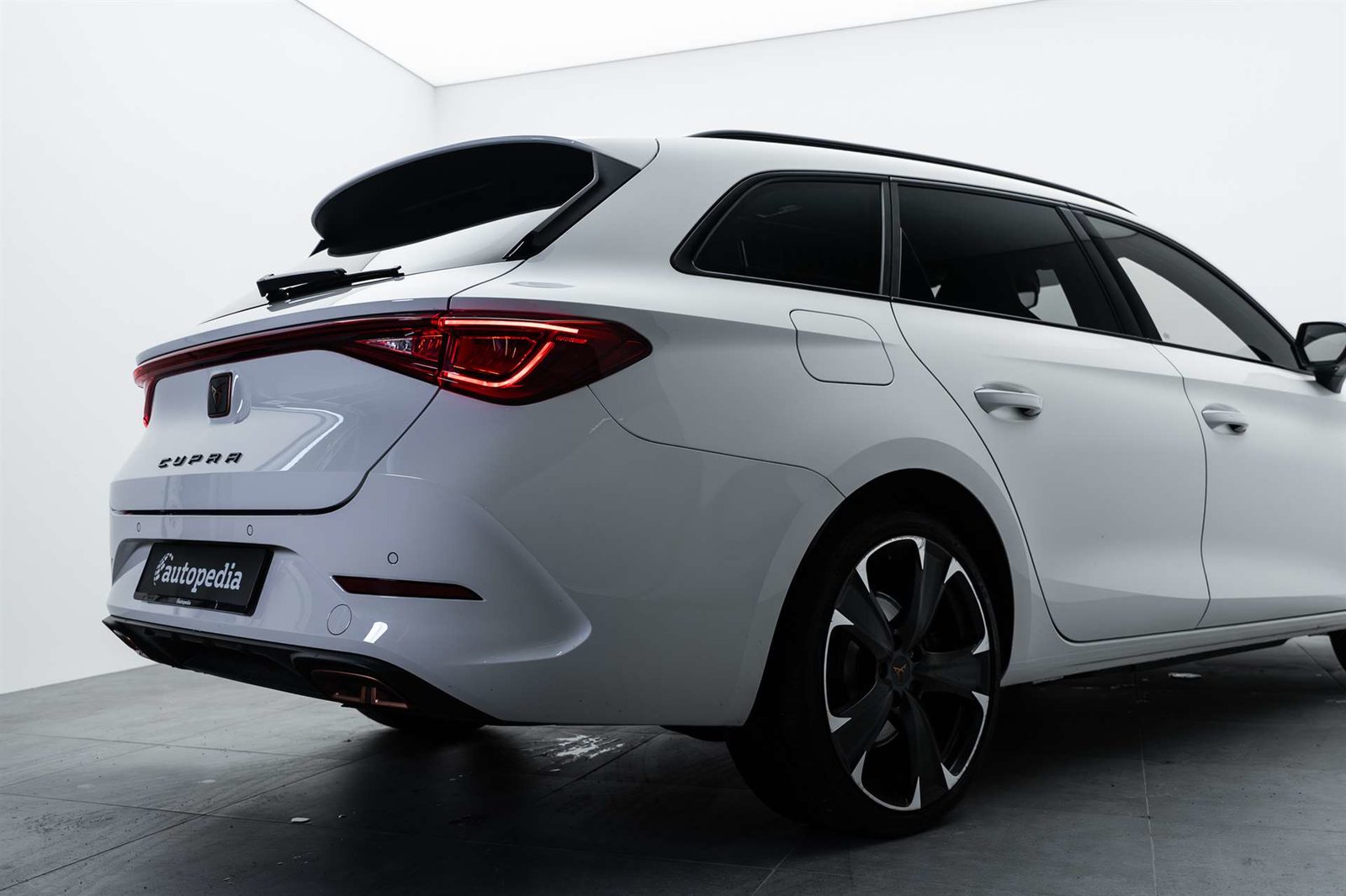 CUPRA LEON ST 1.4 e-HYBRID pHEV DSG, Hybride Rechargeable Essence/Électricité, Occasion / Utilisé, Automatique - 4
