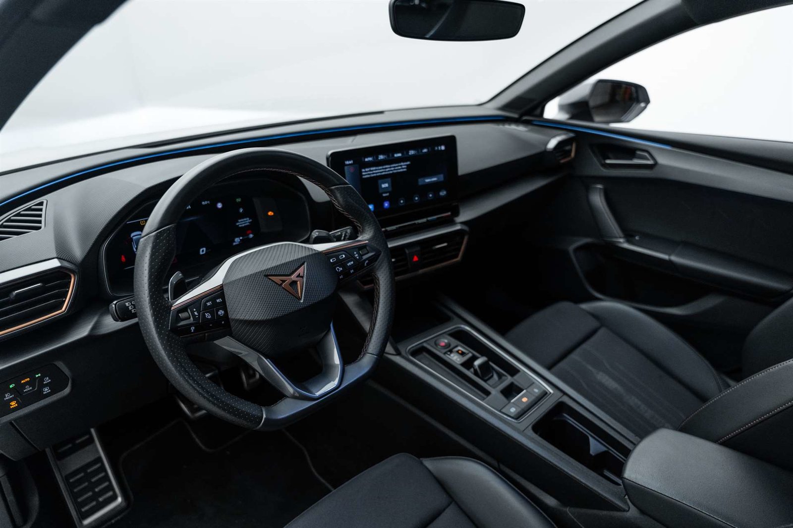 CUPRA LEON ST 1.4 e-HYBRID pHEV DSG, Hybride Rechargeable Essence/Électricité, Occasion / Utilisé, Automatique - 7