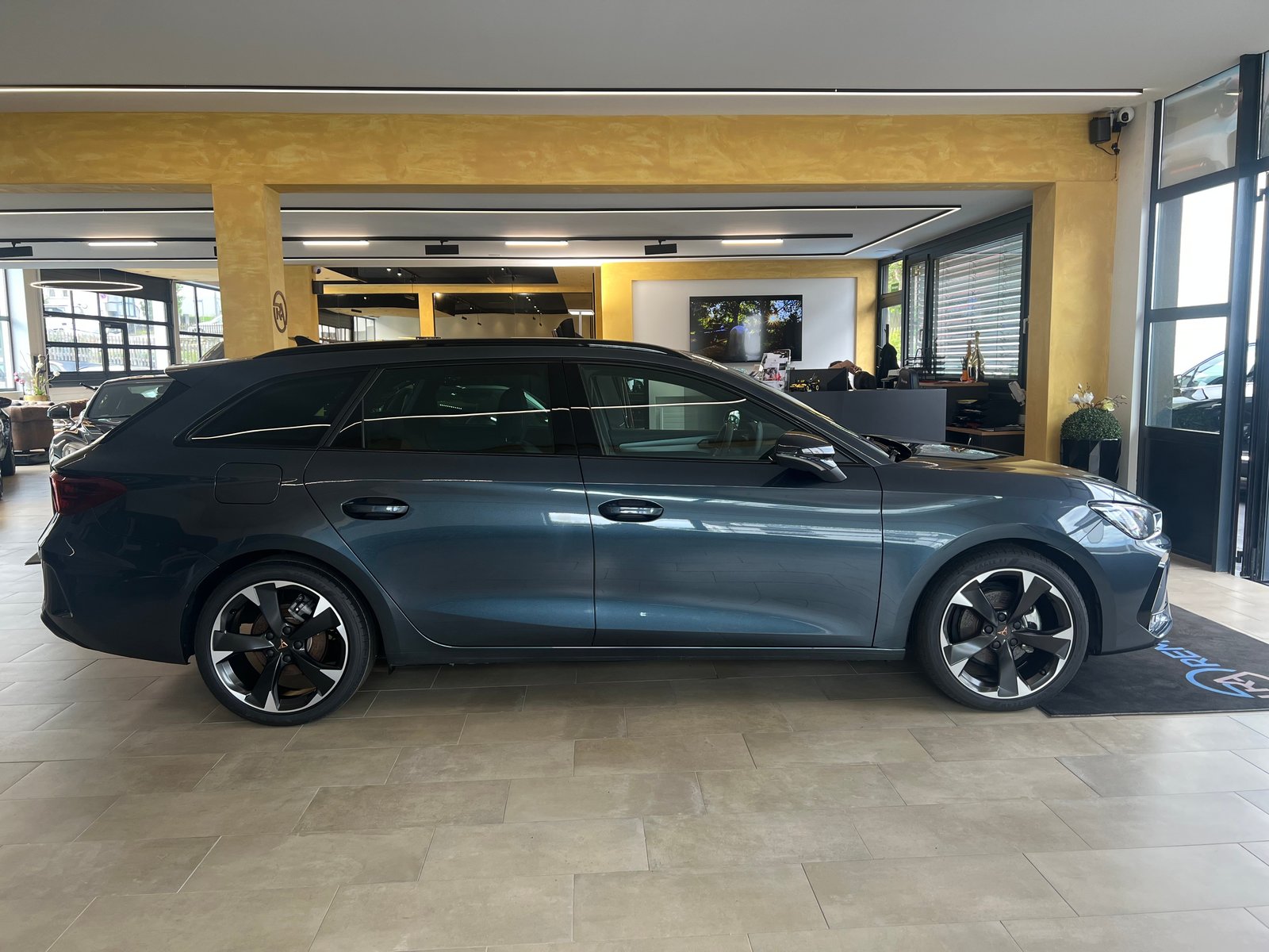 CUPRA LEON ST 1.5 eTSI DSG, Hybride Léger Essence/Électricité, Occasion / Utilisé, Automatique - 2