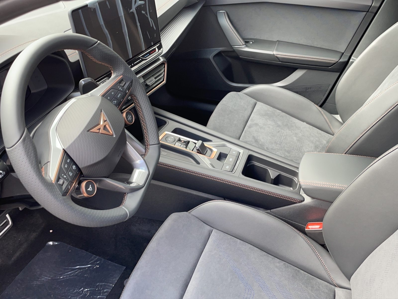 CUPRA LEON SPORTSTOURER, Petrol, Second hand / Used, Automatic - 5