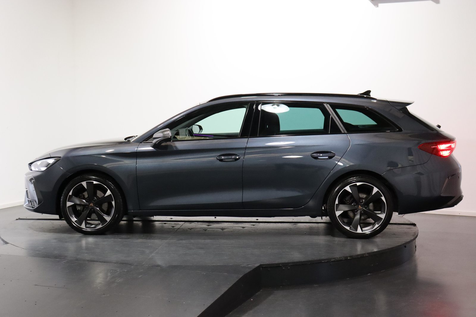 CUPRA Leon ST 2.0 TDI DSG, Diesel, Occasion / Utilisé, Automatique - 2