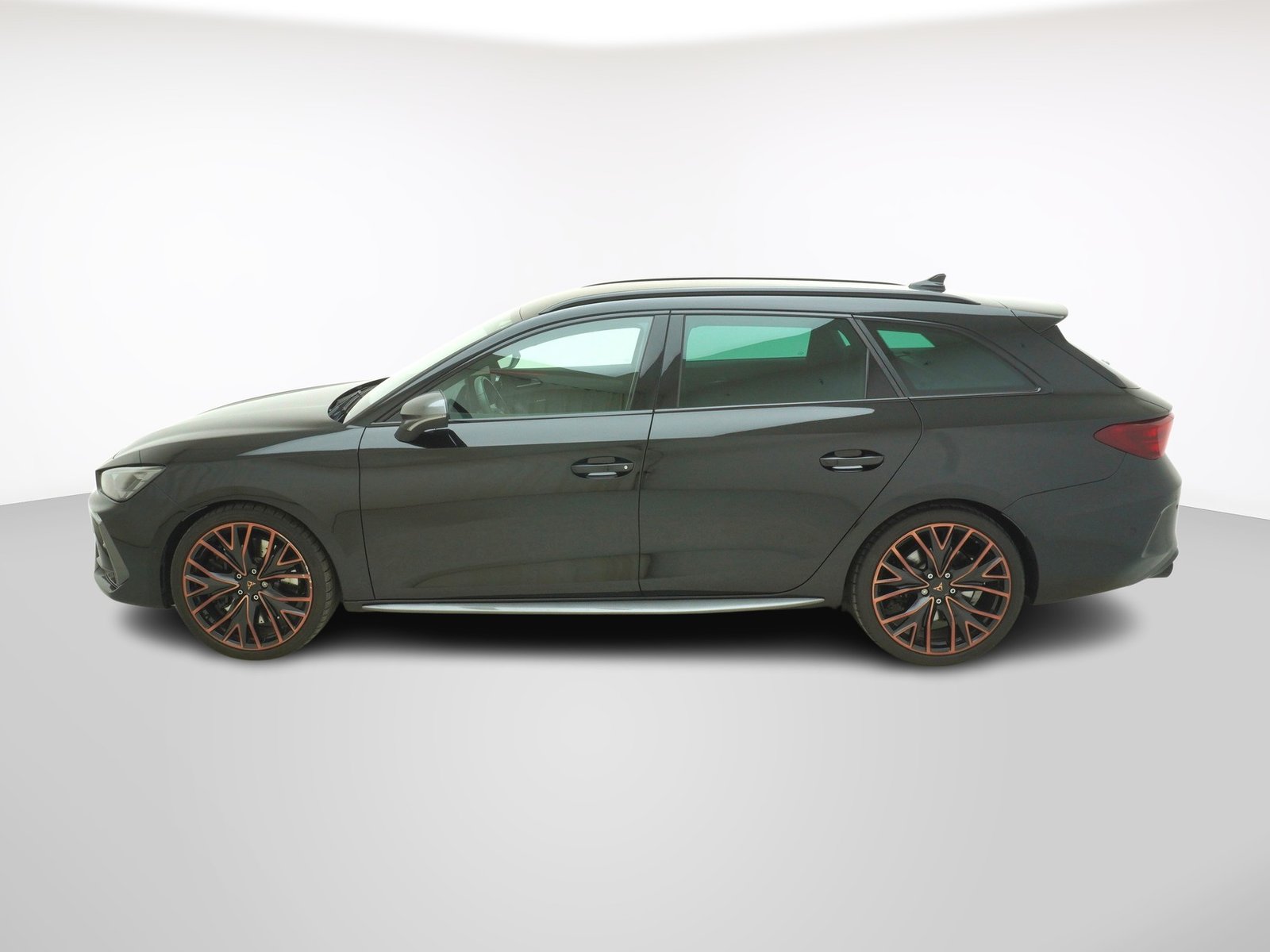 CUPRA Leon ST 2.0 TSI VZ 4Drive DSG, Petrol, Ex-demonstrator, Automatic - 2