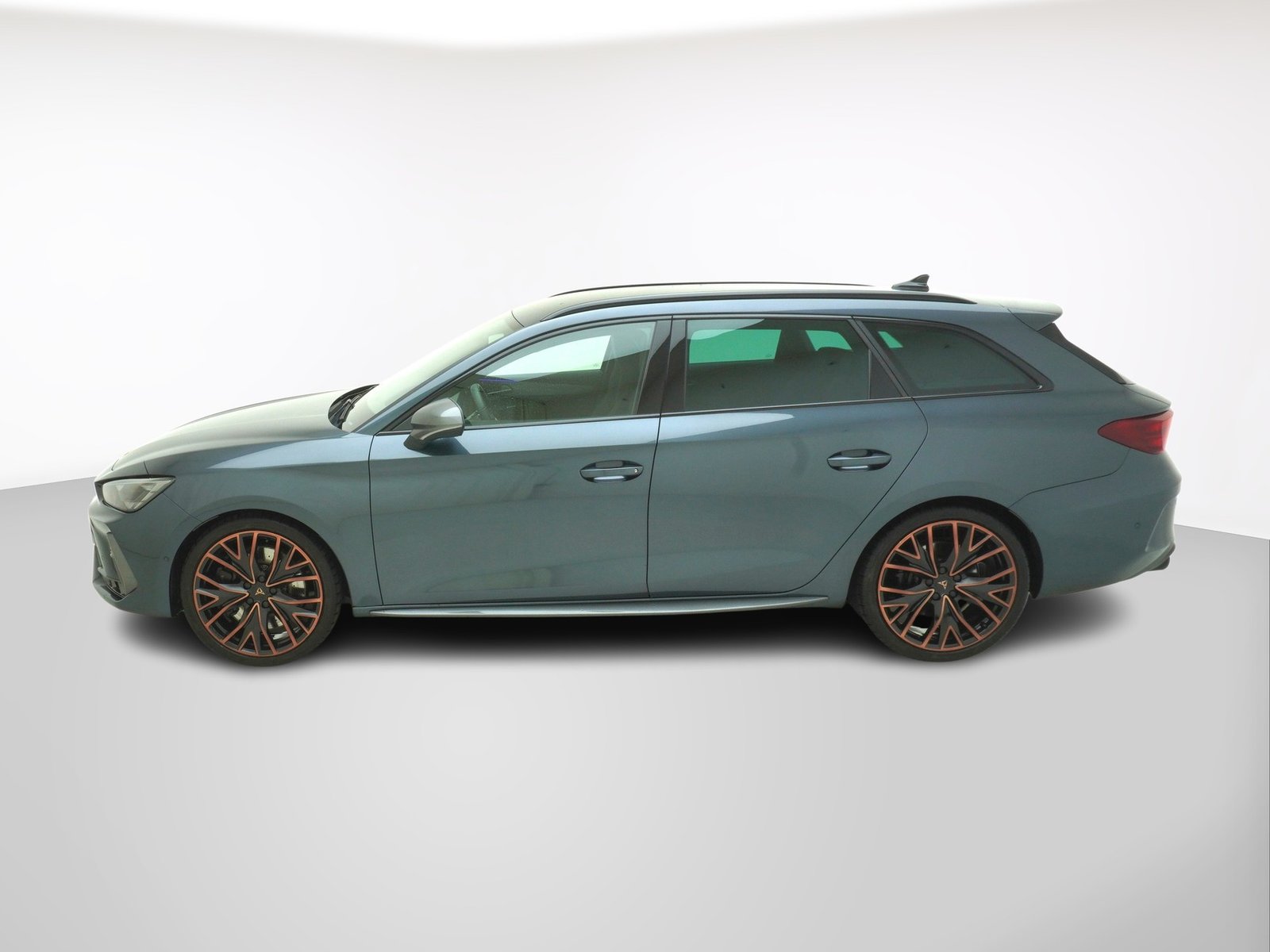 CUPRA Leon ST 2.0 TSI VZ 4Drive DSG, Petrol, Ex-demonstrator, Automatic - 2
