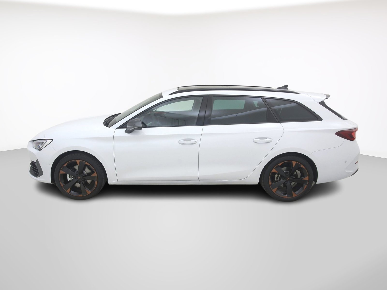 CUPRA Leon ST 1.5 eTSI ACT DSG, Hybride Léger Essence/Électricité, Voiture de démonstration, Automatique - 2