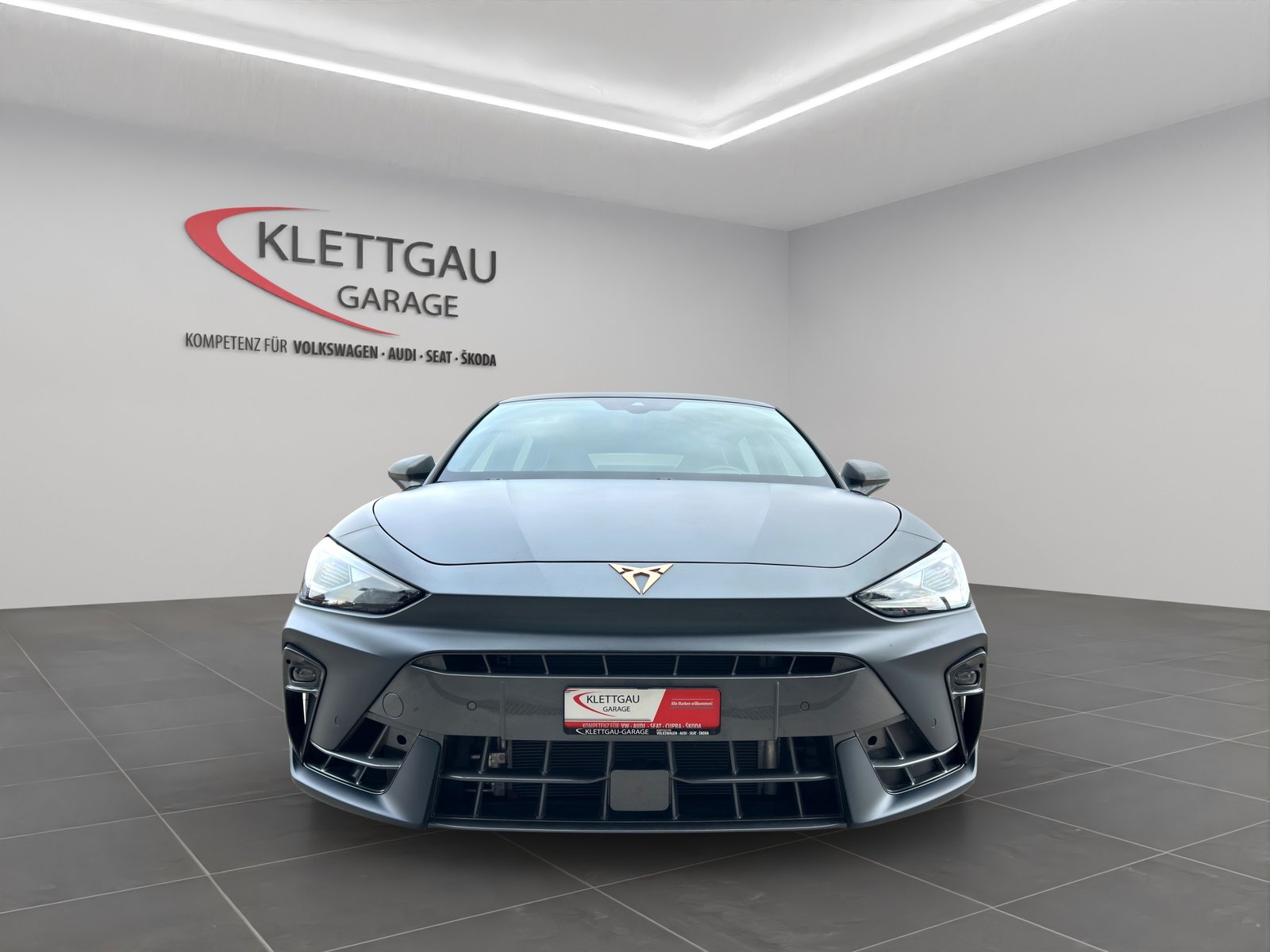 CUPRA Leon 2.0 TSI 300 VZ DSG, Petrol, Second hand / Used, Automatic - 2