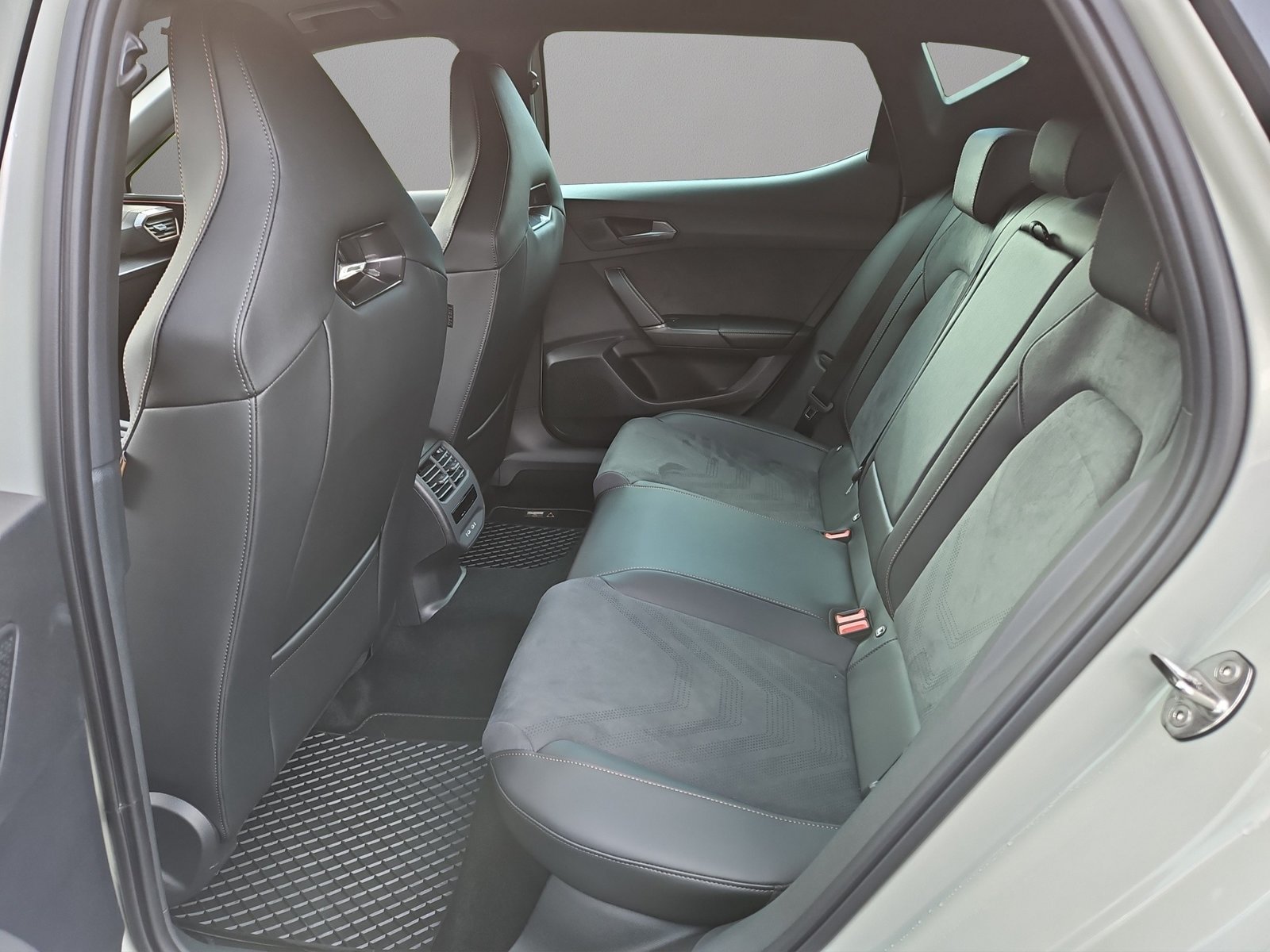 CUPRA LEON 2.0 TSI VZ DSG, Essence, Occasion / Utilisé, Automatique - 7