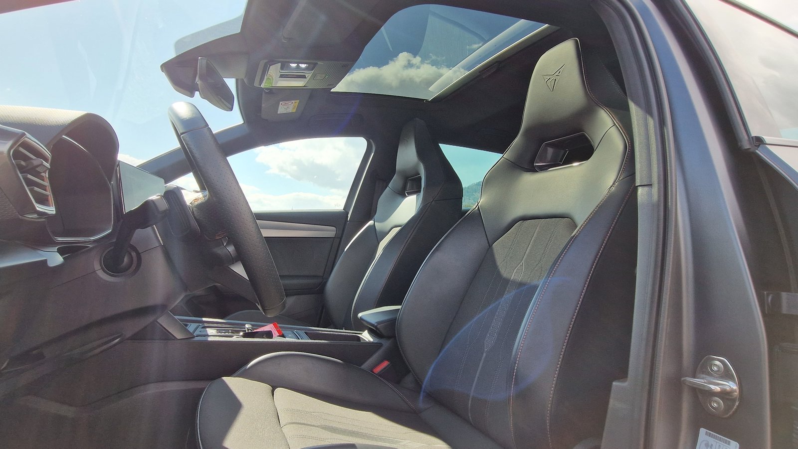 CUPRA LEON 1.4 e-HYBRID pHEV DSG, Hybride Rechargeable Essence/Électricité, Occasion / Utilisé, Automatique - 7