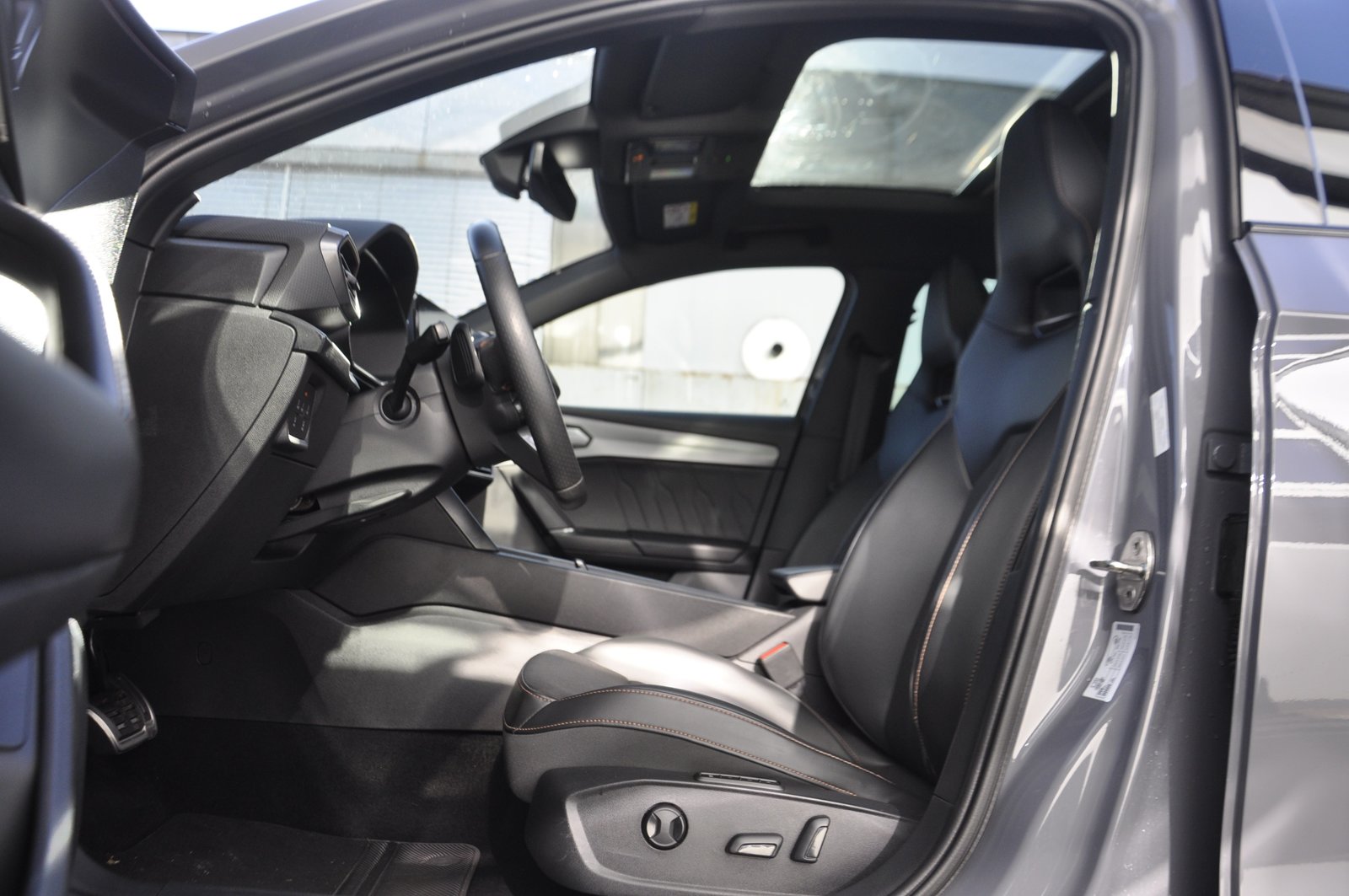 CUPRA LEON 1.4 e-HYBRID pHEV DSG, Hybride Rechargeable Essence/Électricité, Occasion / Utilisé, Automatique - 5
