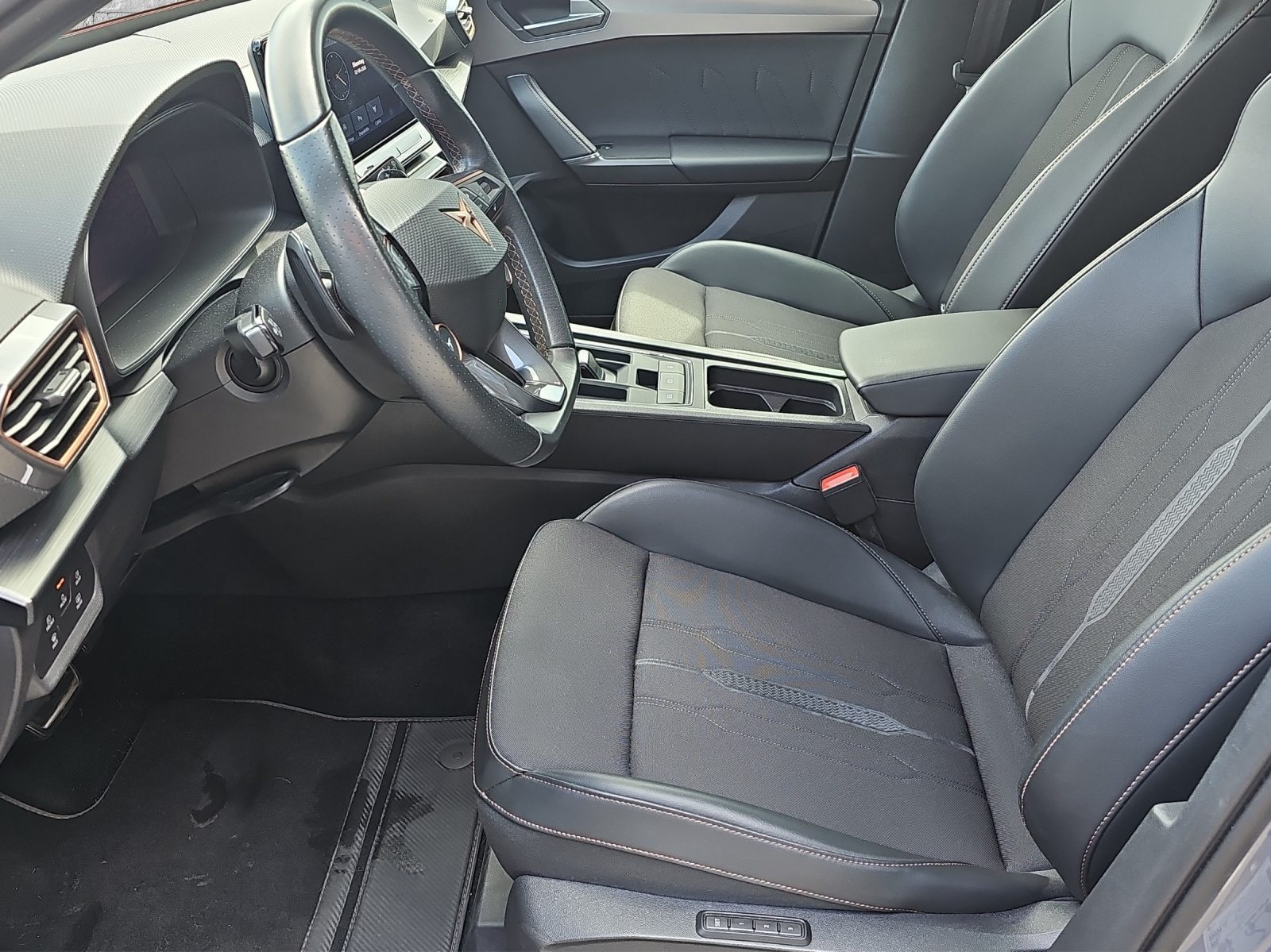 CUPRA LEON, Benzin, Occasion / Gebraucht, Automatik - 7