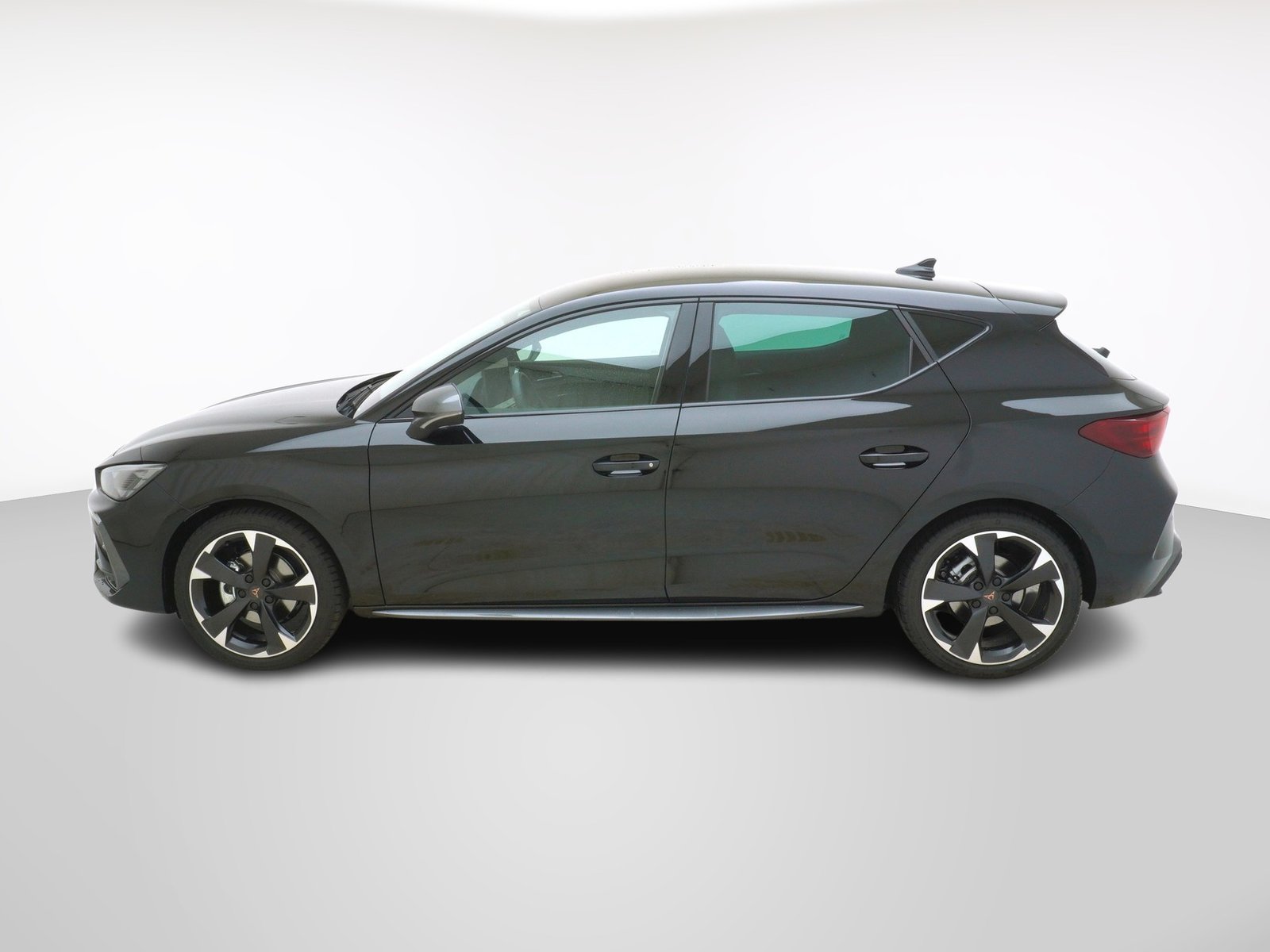 CUPRA Leon 1.5 eTSI DSG, Hybride Léger Essence/Électricité, Voiture de démonstration, Automatique - 2