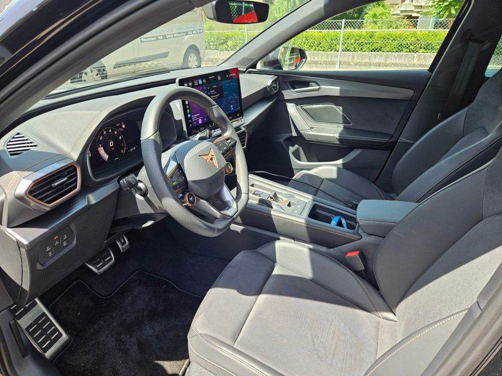 CUPRA LEON 2.0 TSI 300 VZ DSG, Benzin, Occasion / Gebraucht, Automatik - 2