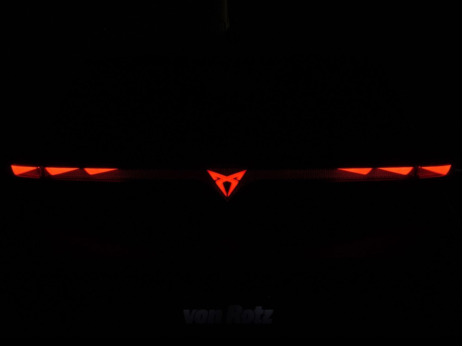 CUPRA Raval VZ 52 kWh EXTREME, Electric, New car, Automatic - 4