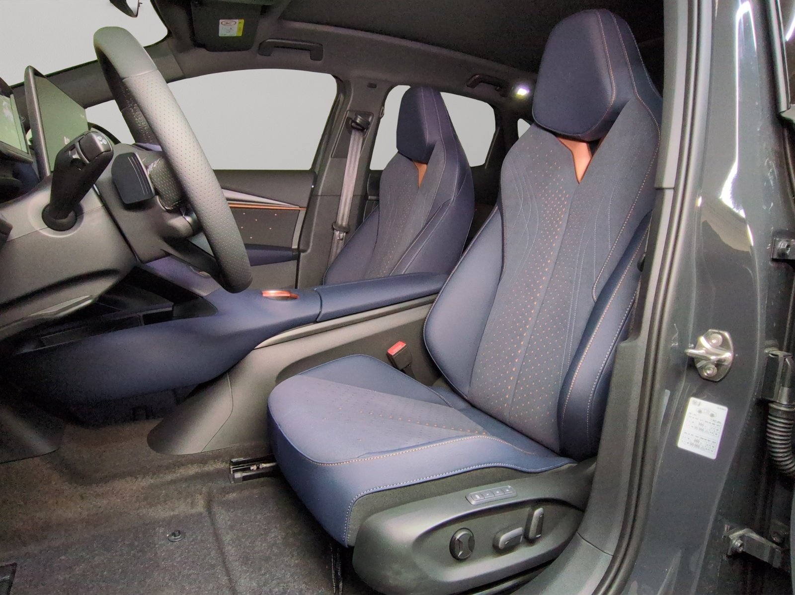 CUPRA Tavascan Type 9 77 kWh VZ Adrenaline, Elektro, Neuwagen, Automatik - 6