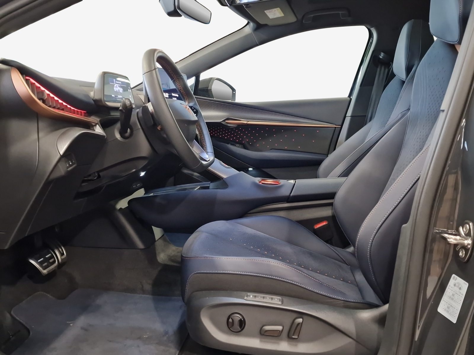 CUPRA TAVASCAN ADRENALINE TYPE 9 77kWh 340PS 4DRIVE (netto), Elektro, Occasion / Gebraucht, Automatik - 7