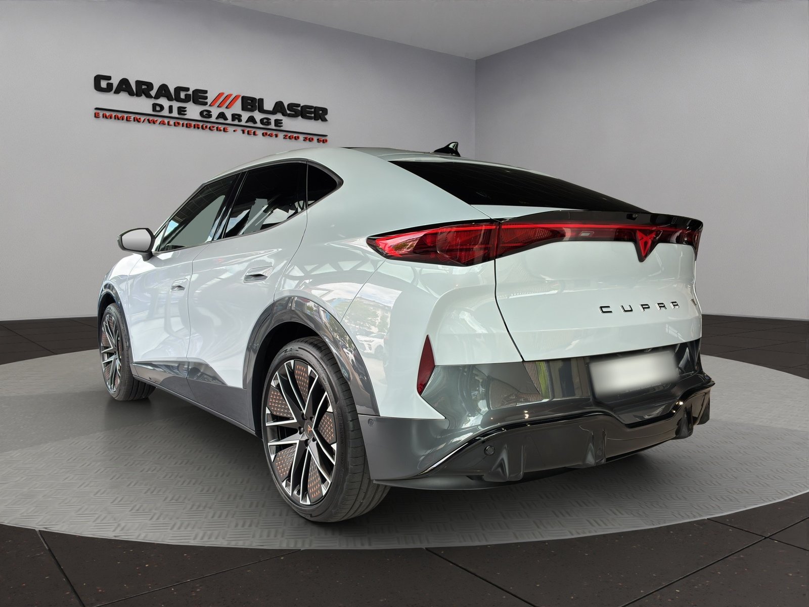CUPRA Tavascan Type 10 77 kWh VZ Extreme, Electric, Ex-demonstrator, Automatic - 3