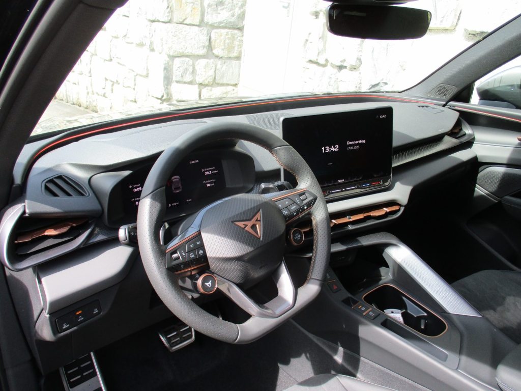 CUPRA 2.0 TSI VZ 4Drive DSG, Petrol, New car, Automatic - 4