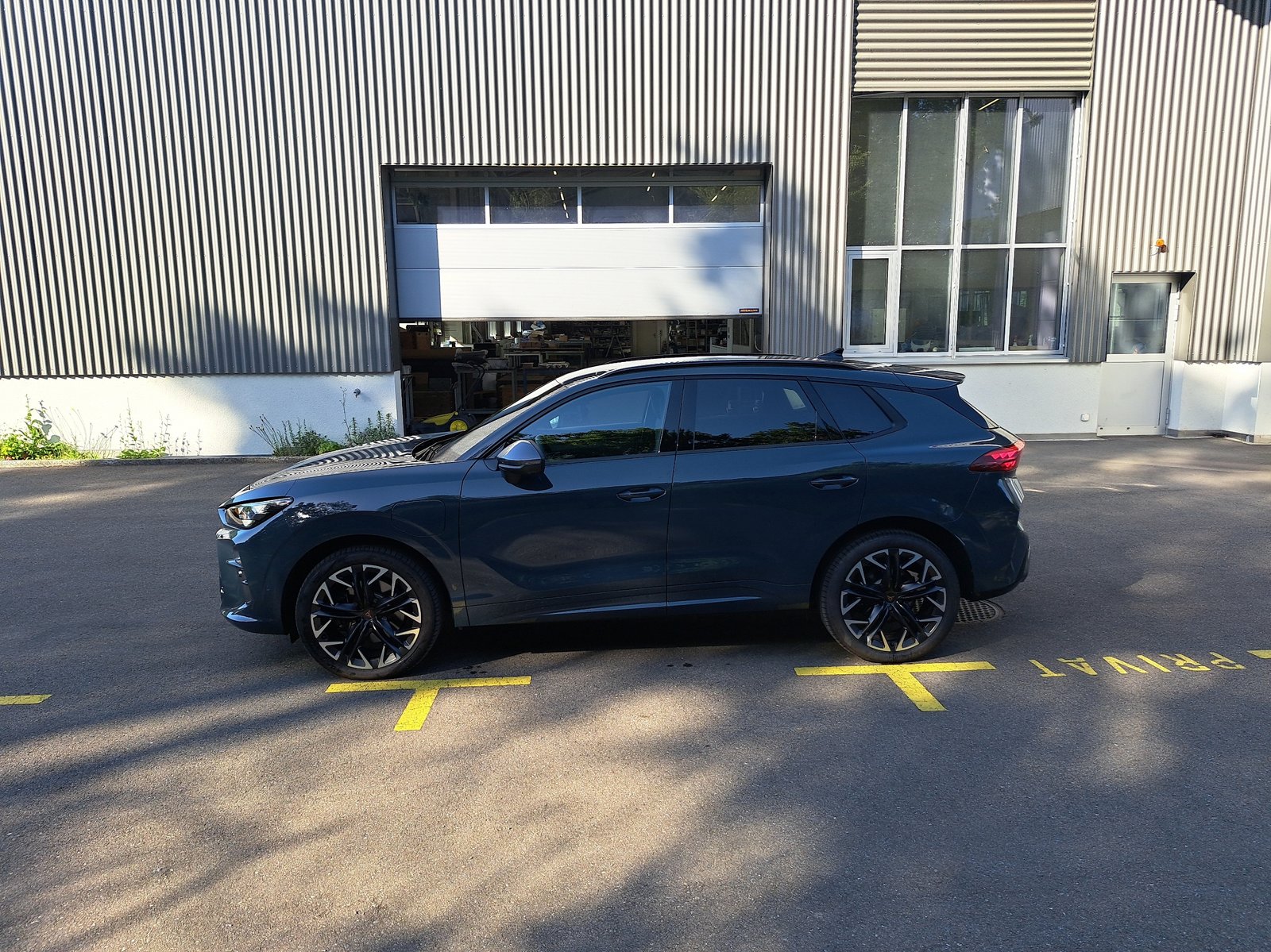 CUPRA Terramar 1.5 eHybrid VZ DSG, Plug-in-Hybrid Benzin/Elektro, Occasion / Gebraucht, Automatik - 2