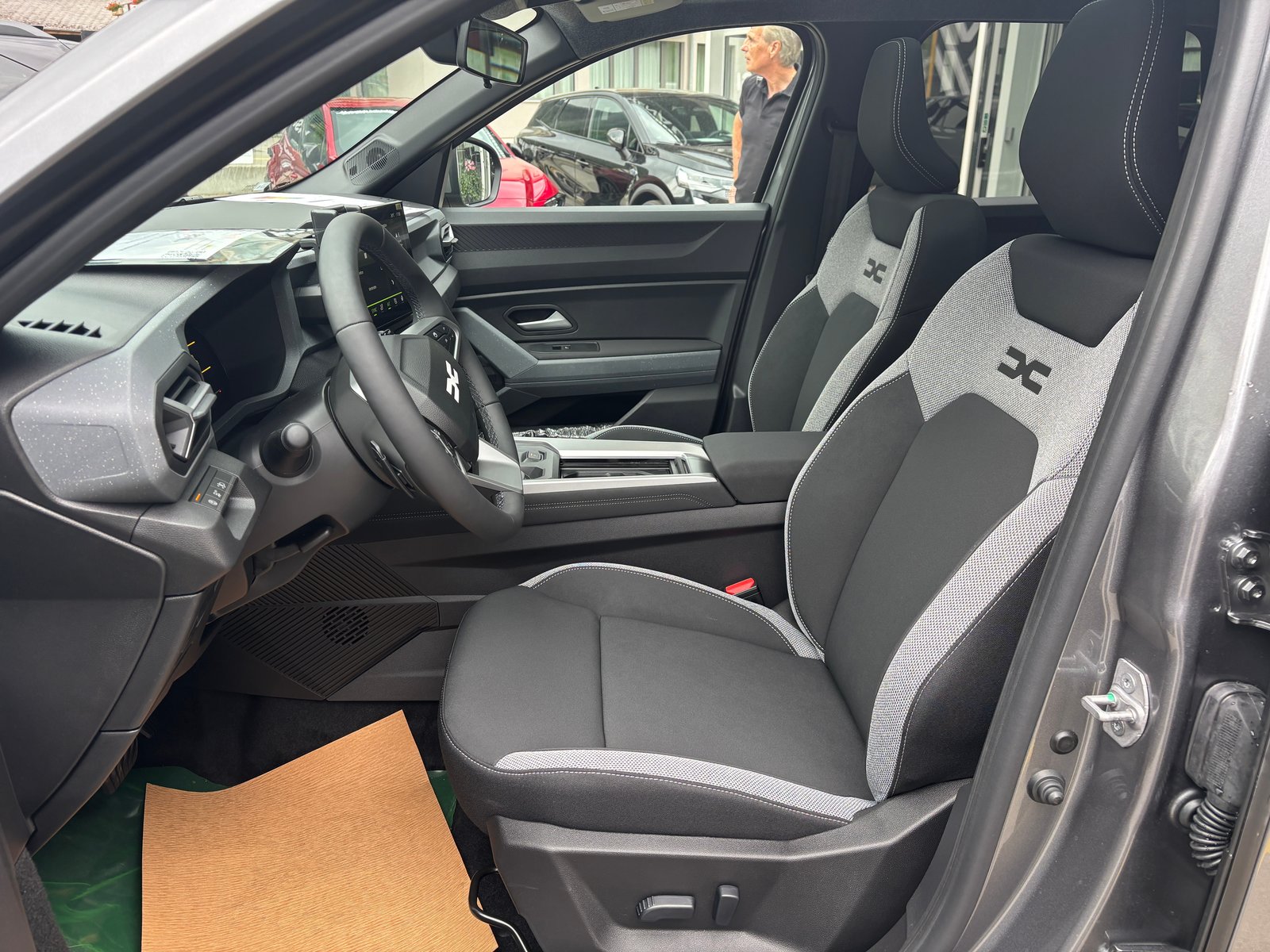 DACIA Bigster 150 Journey 4x4 Automat, Essence, Voiture nouvelle, Automatique - 6