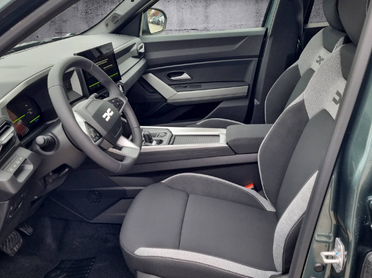 DACIA Bigster journey hybrid 155, Full-Hybrid Petrol/Electric, New car, Automatic - 6