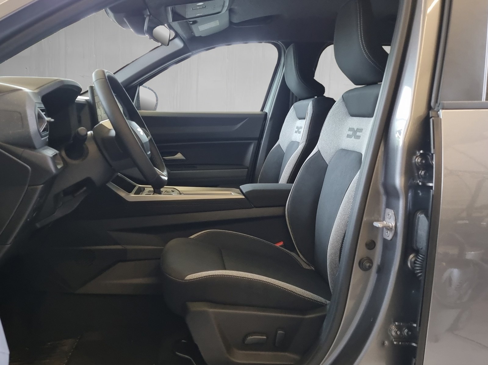 DACIA BIGSTER journey hybrid 155, Full-Hybrid Petrol/Electric, New car, Automatic - 7