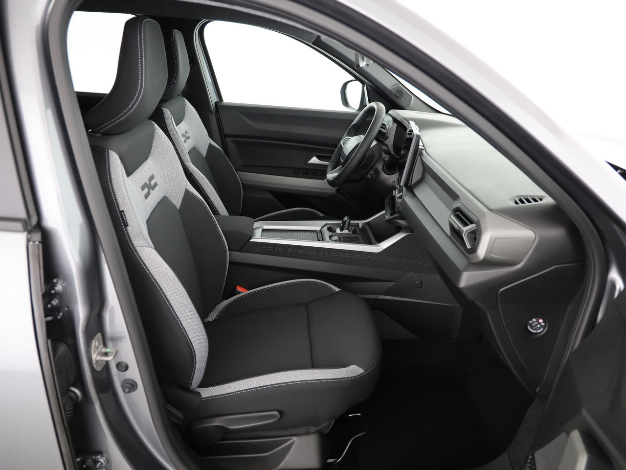 DACIA Bigster 1.8 Hybrid Journey, Full-Hybrid Petrol/Electric, New car, Automatic - 7