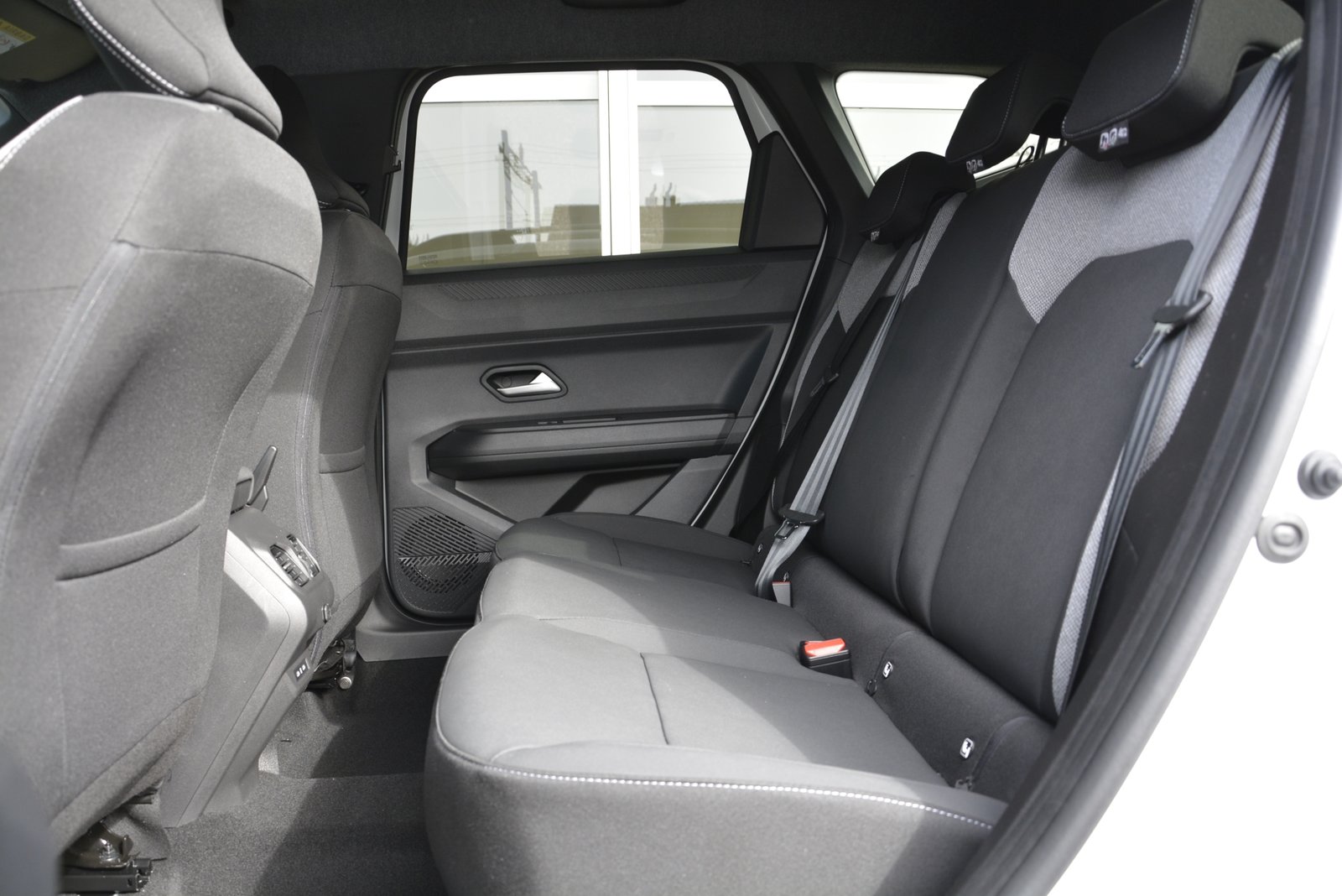 DACIA BIGSTER journey mild hybrid 140 2WD, Hybride Leggero Benzina/Elettrica, Auto nuove, Manuale - 7