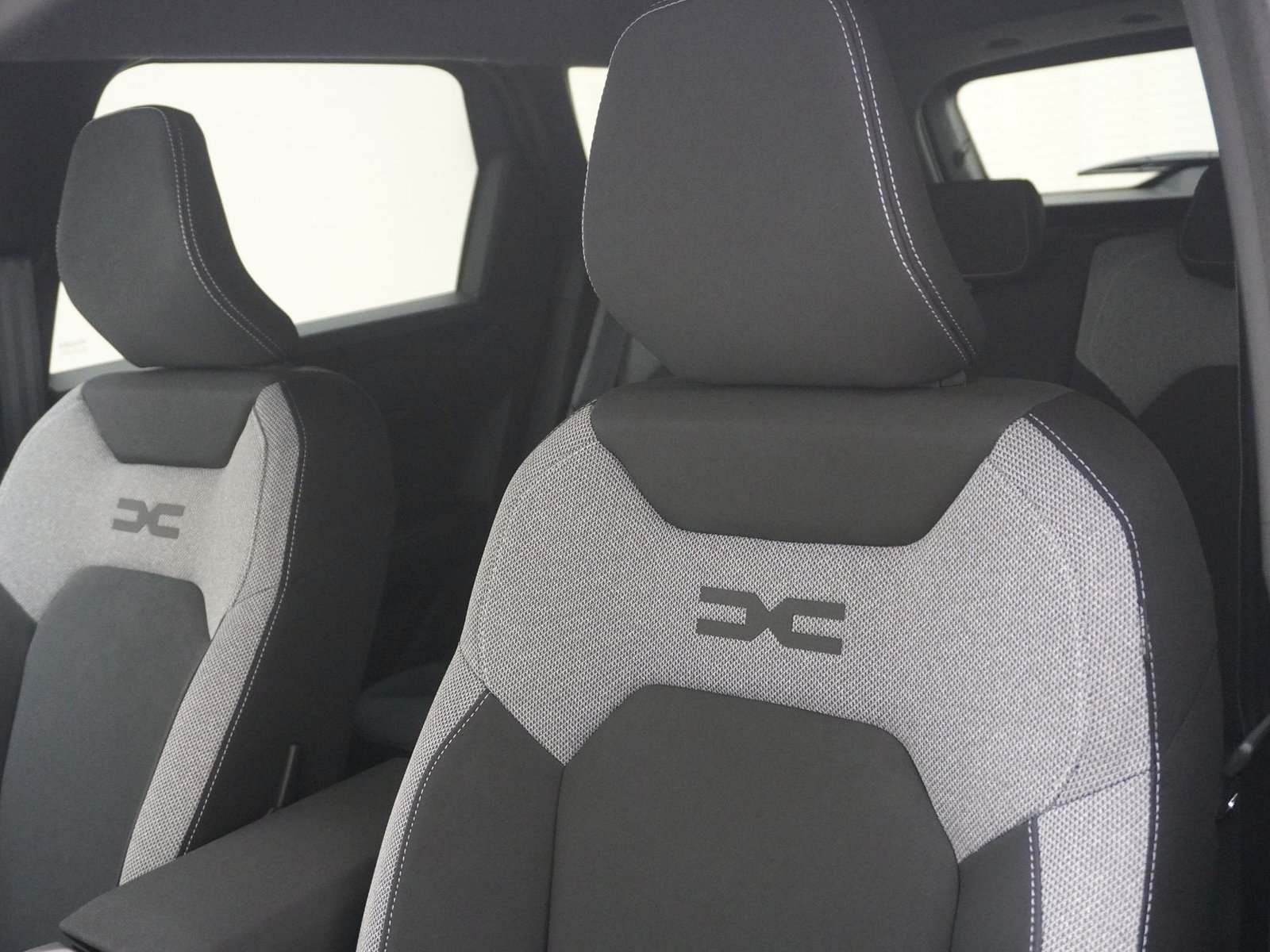 DACIA Bigster 1.8 Hybrid Journey, Voll-Hybrid Benzin/Elektro, Neuwagen, Automatik - 6