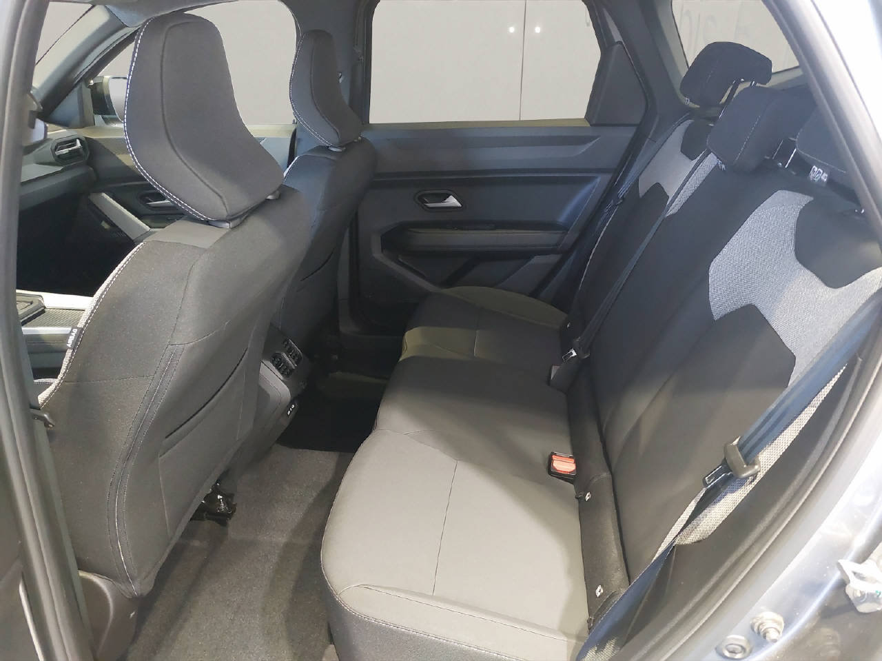 DACIA Bigster 1.8 Hybrid Journey, Hybride Intégral Essence/Électricité, Voiture nouvelle, Automatique - 6