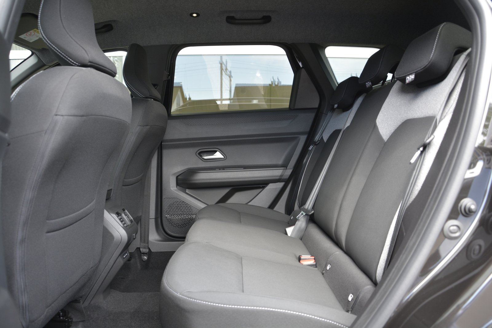 DACIA BIGSTER journey hybrid 150 4x4 Automat, Hybride Intégral Essence/Électricité, Voiture nouvelle, Automatique - 7