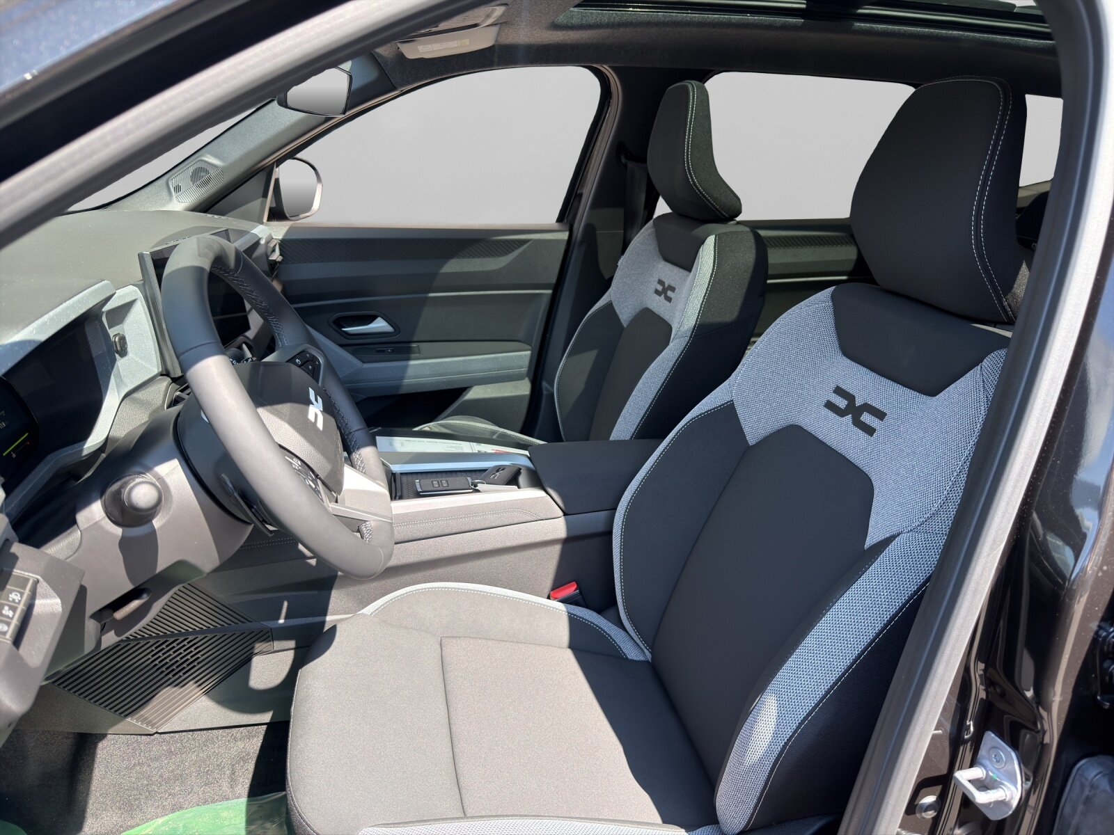 DACIA Bigster 1.2 Hybrid Journey 4WD, Hybride Intégral Essence/Électricité, Voiture nouvelle, Automatique - 6