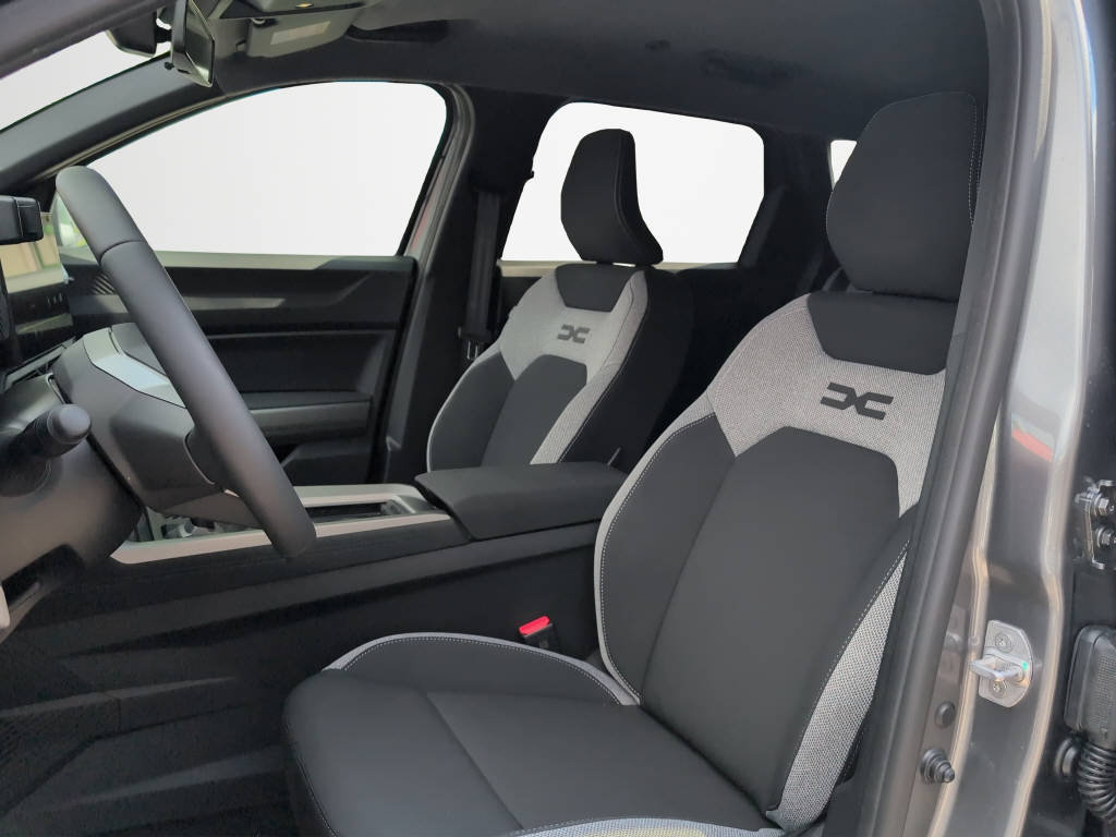 DACIA Bigster 1.8 Hybrid Journey 155CV, Full-Hybrid Petrol/Electric, Ex-demonstrator, Automatic - 2