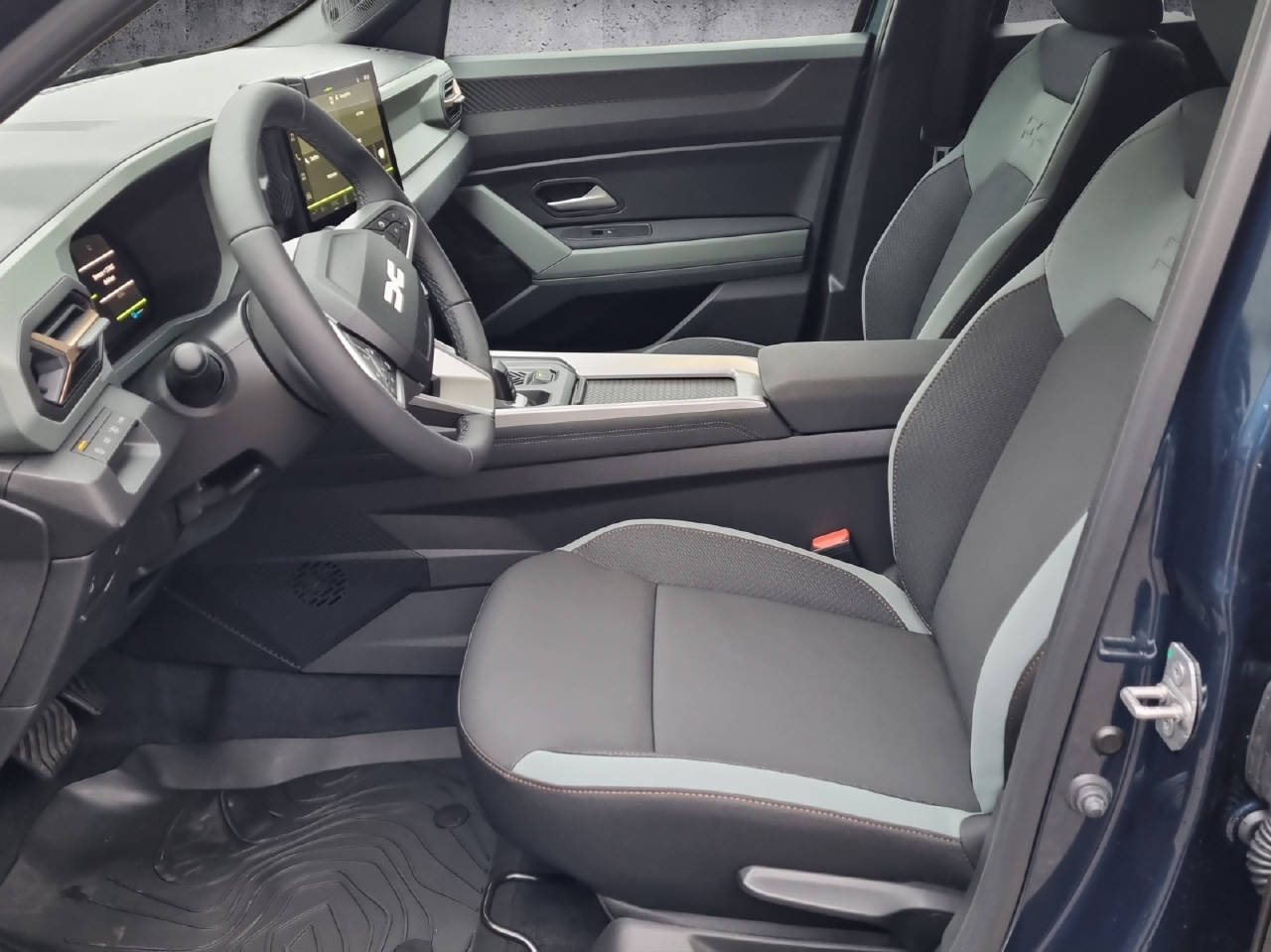 DACIA Bigster extreme hybrid 155, Voll-Hybrid Benzin/Elektro, Vorführwagen, Automatik - 6