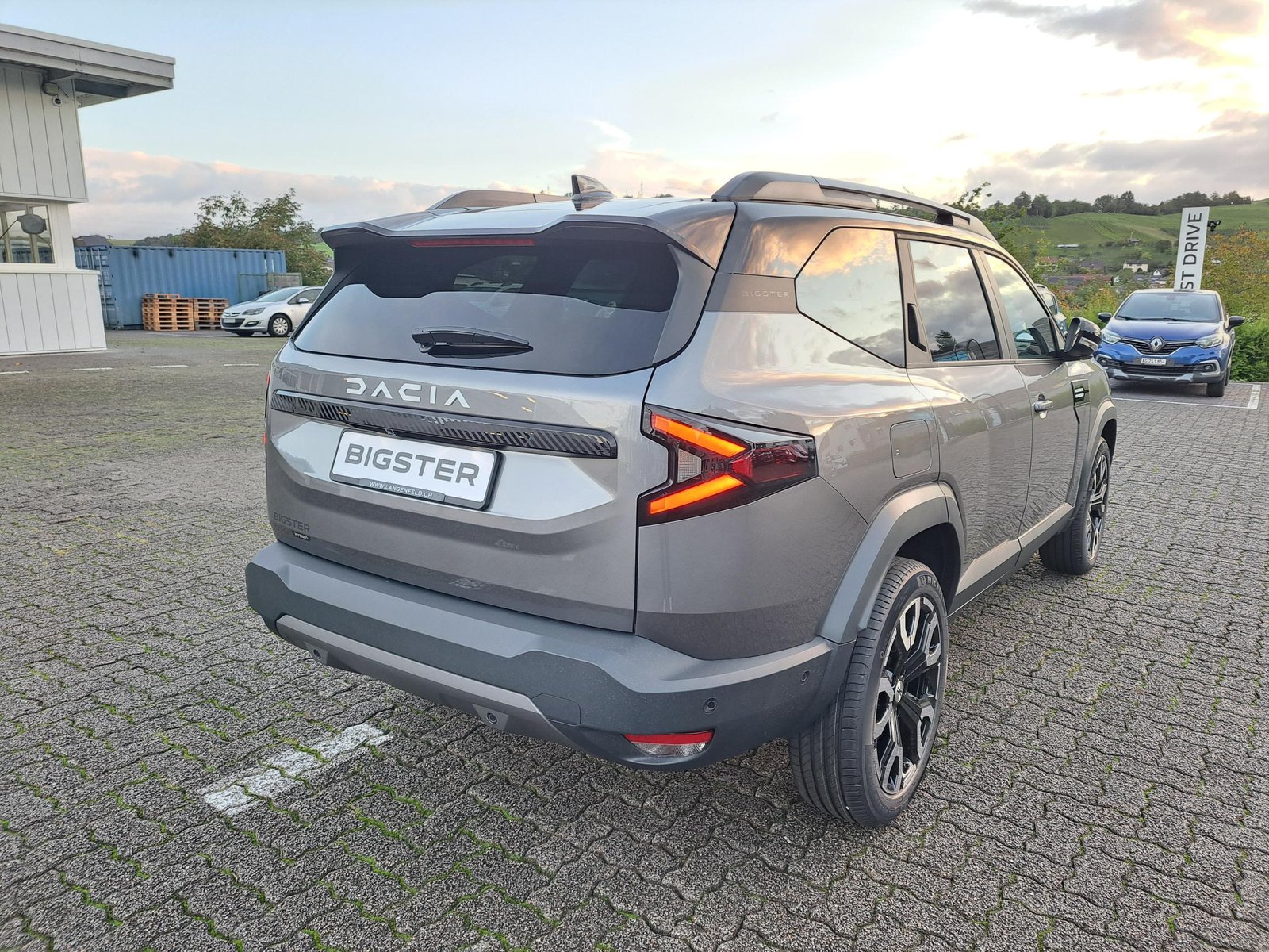 DACIA Bigster 1.8 Hybrid Journey, Hybride Intégral Essence/Électricité, Voiture de démonstration, Automatique - 4