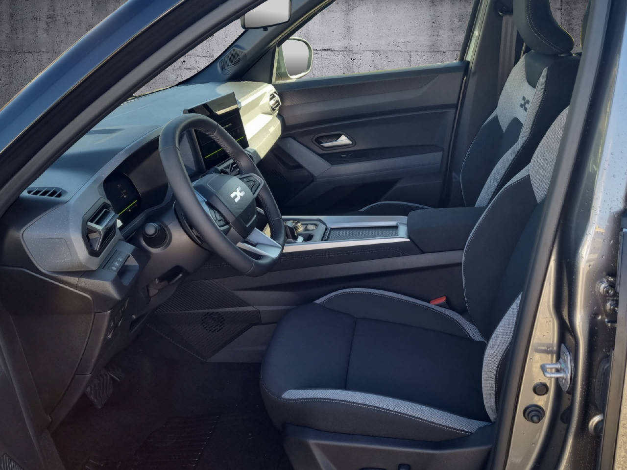 DACIA Bigster journey hybrid 150 4x4, Full-Hybrid Petrol/Electric, Ex-demonstrator, Automatic - 5